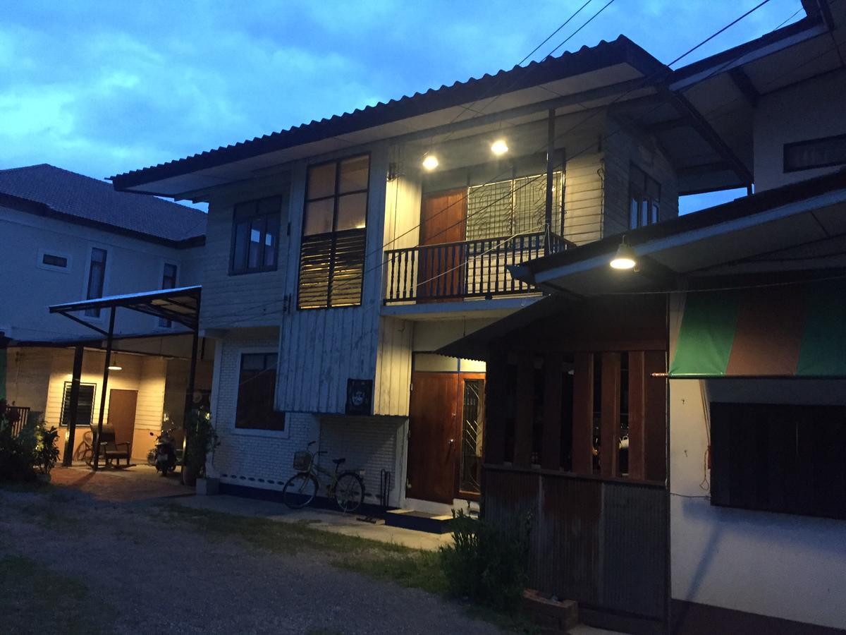Bed Time Hostel Chiangrai Чианграй Экстерьер фото
