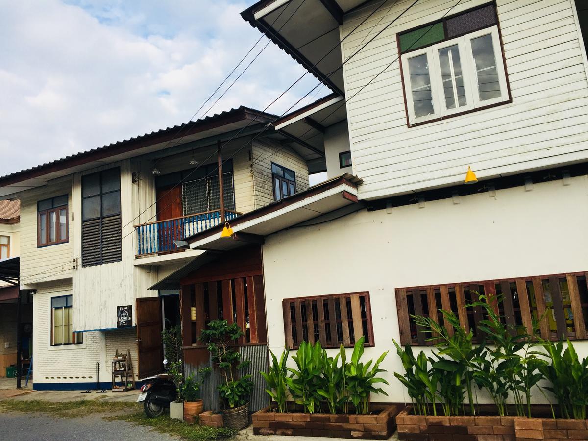 Bed Time Hostel Chiangrai Чианграй Экстерьер фото